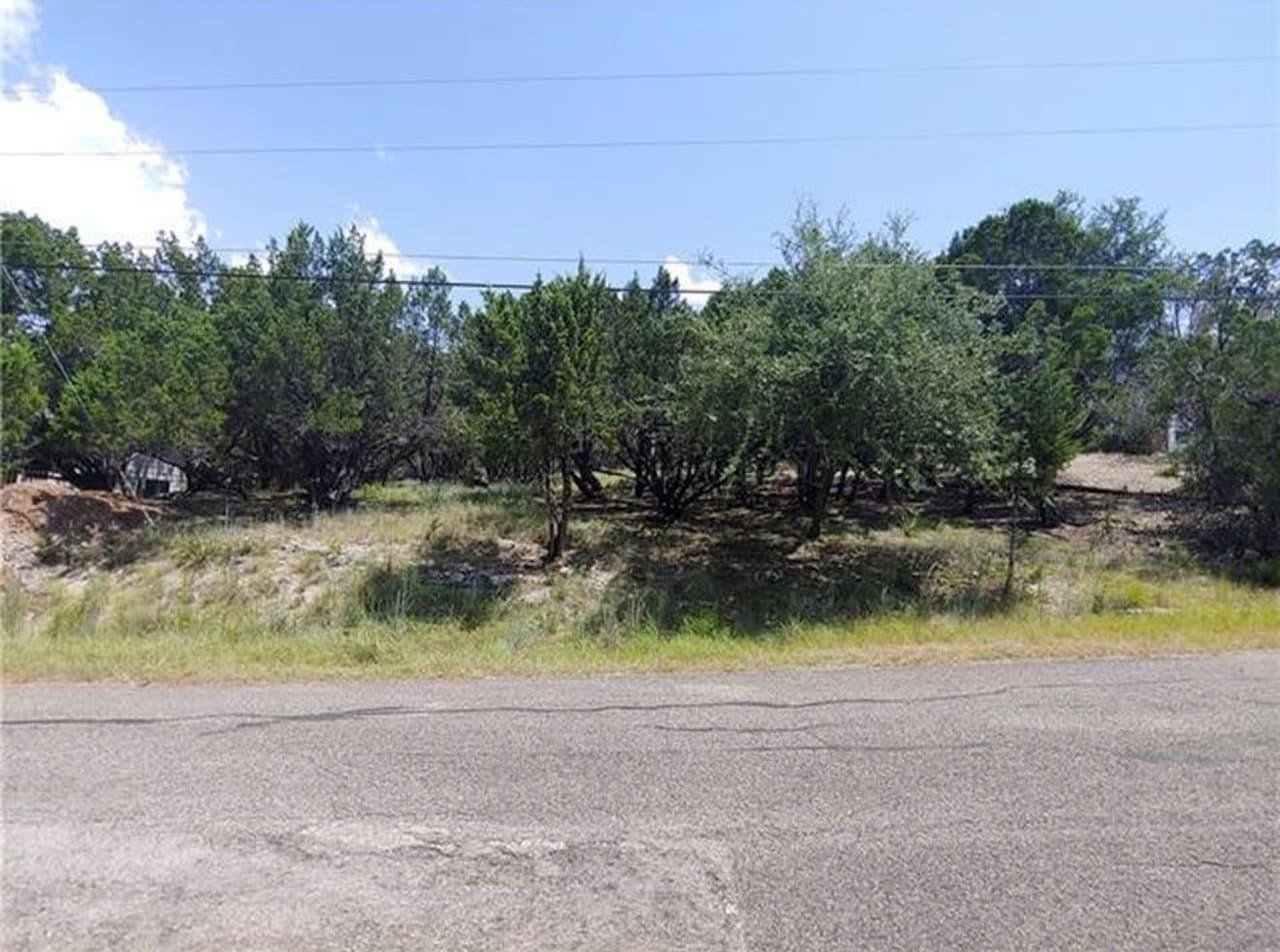 20810  Wishbone Dr photo 3