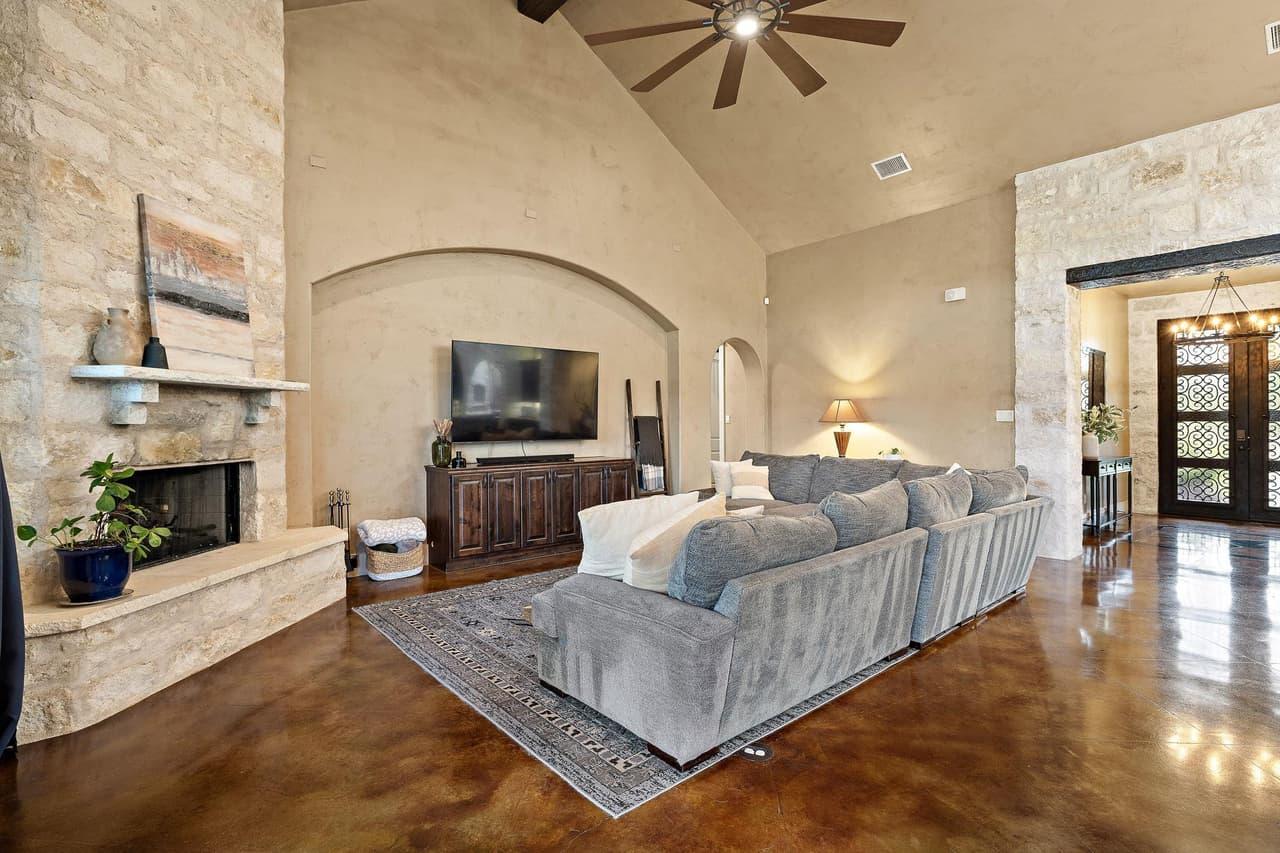 201  Eagle Valley Ln photo 6