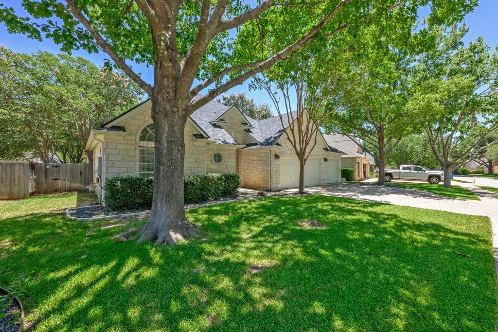2602  Henley Dr photo 2