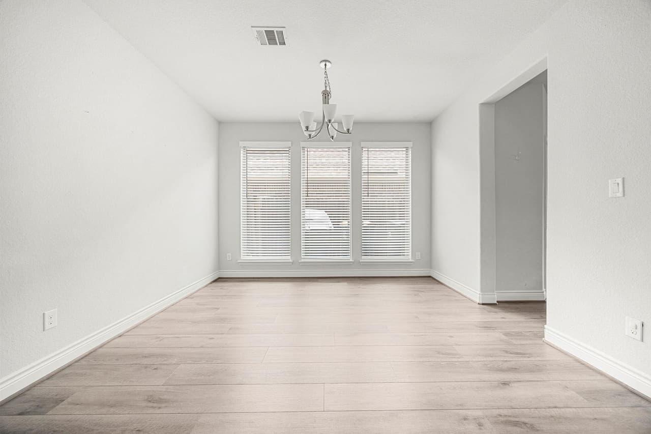 309  Avendita Ln photo 5
