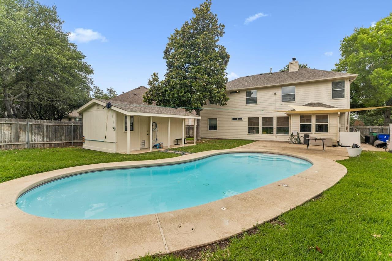 1409  Deer Horn Dr