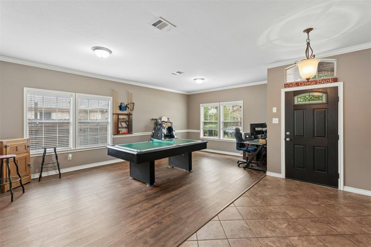 30013  Edgewood Dr photo 4