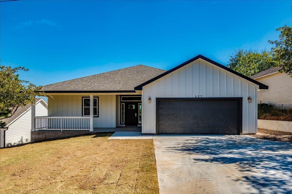 127  Mokalau Dr