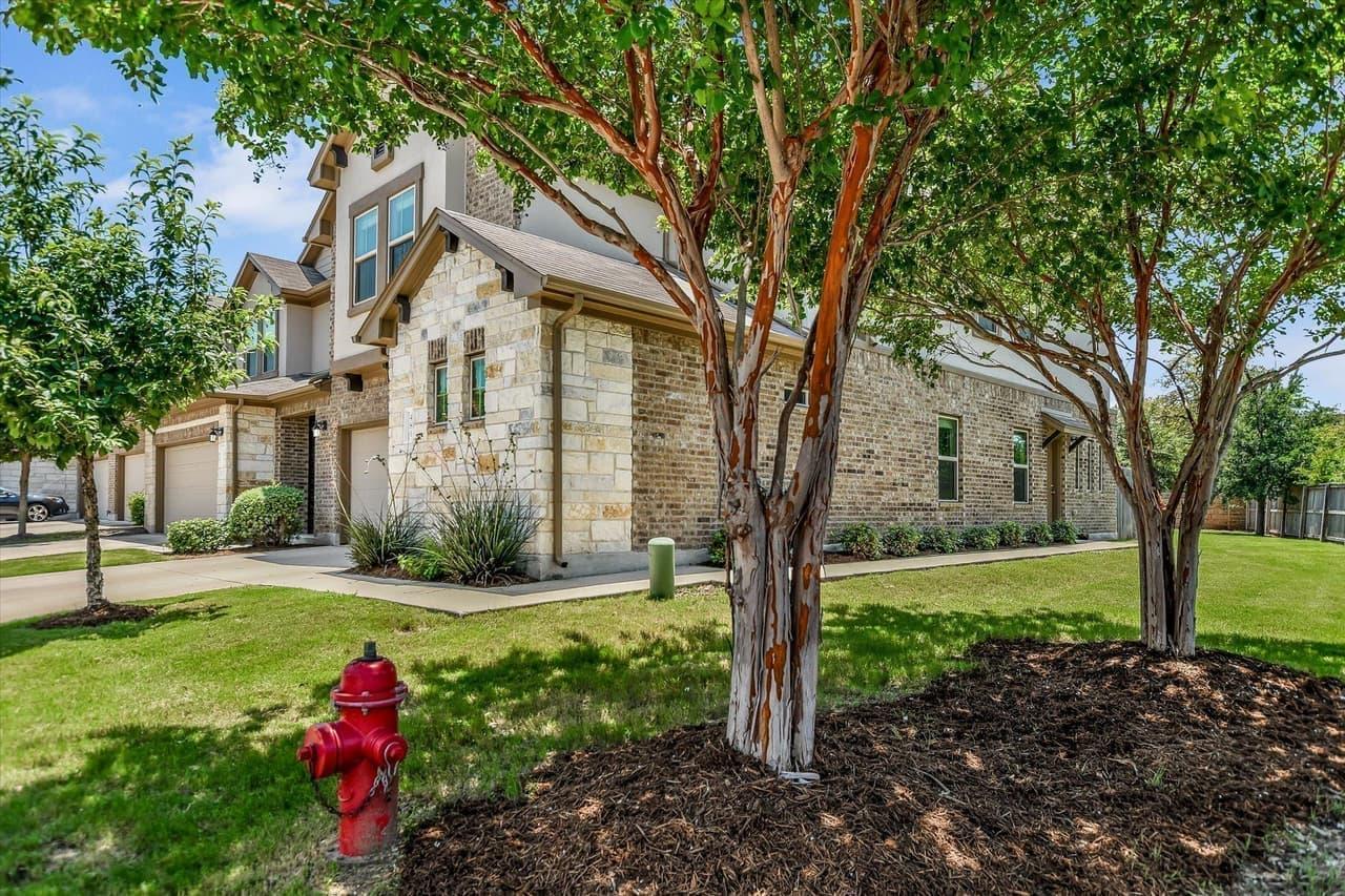 2304 S Lakeline Blvd  #481