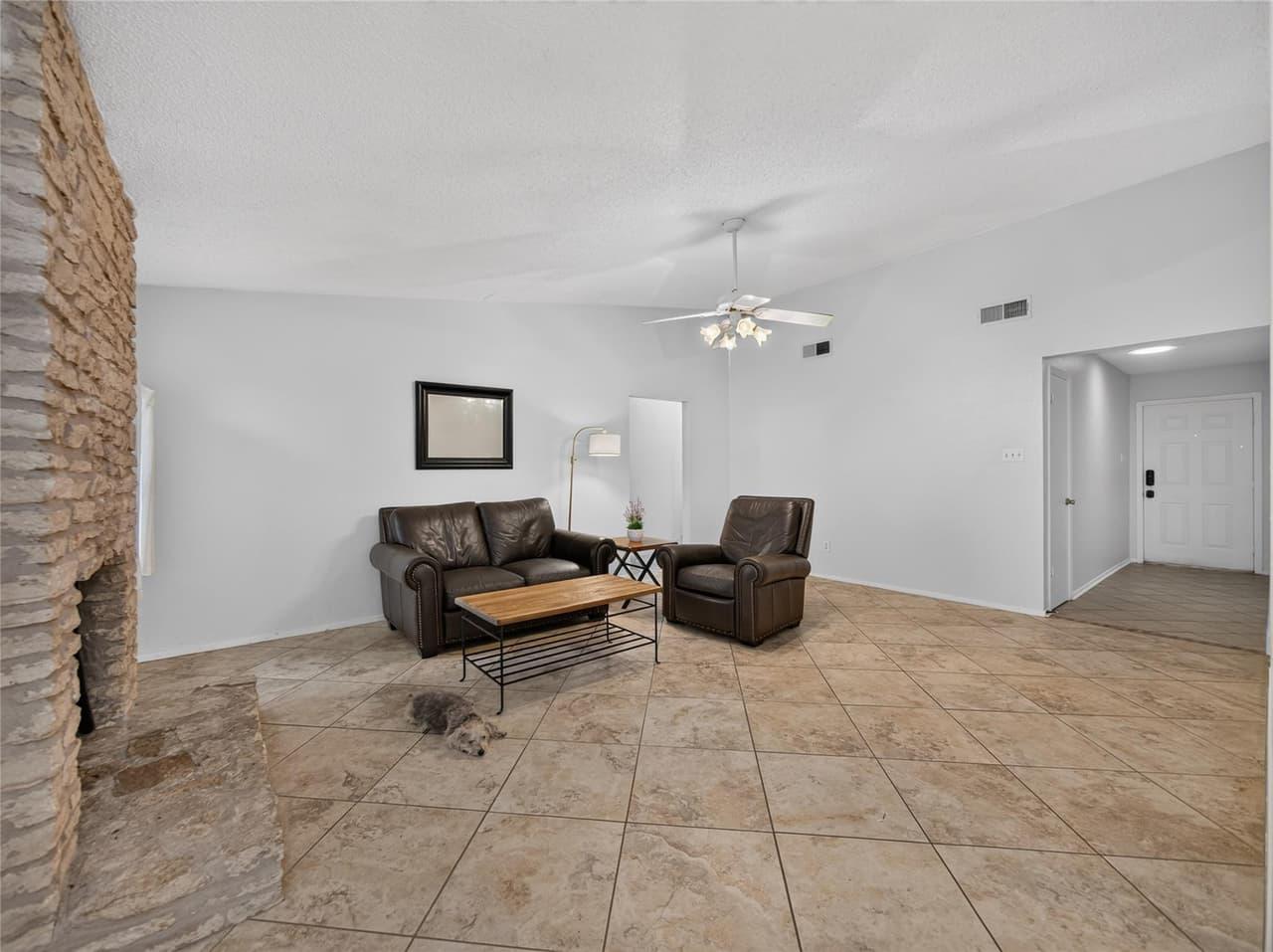 3502  Ambleside Dr photo 4