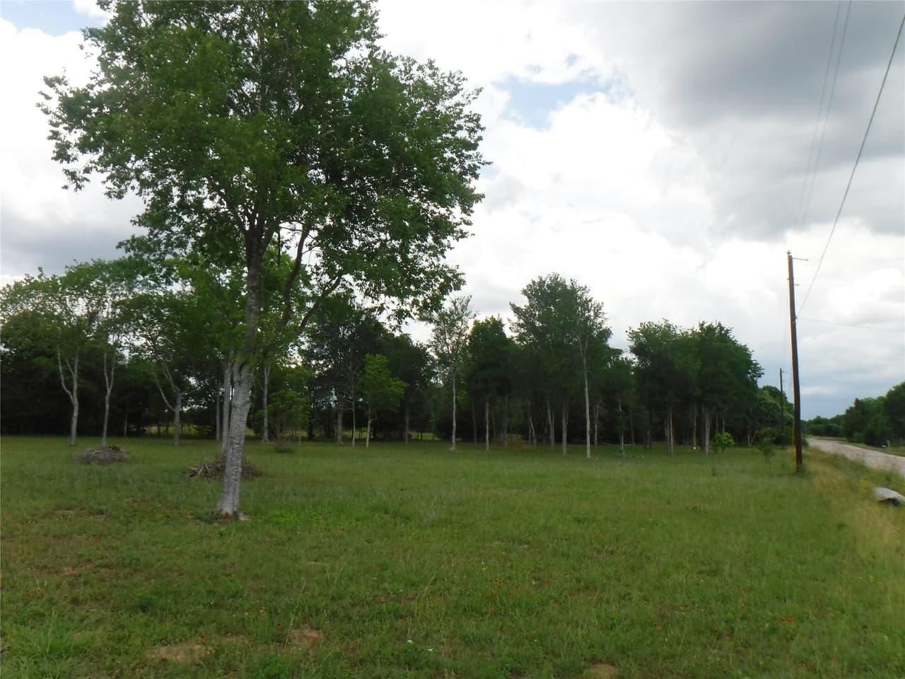 104 W Riverside Dr photo 5