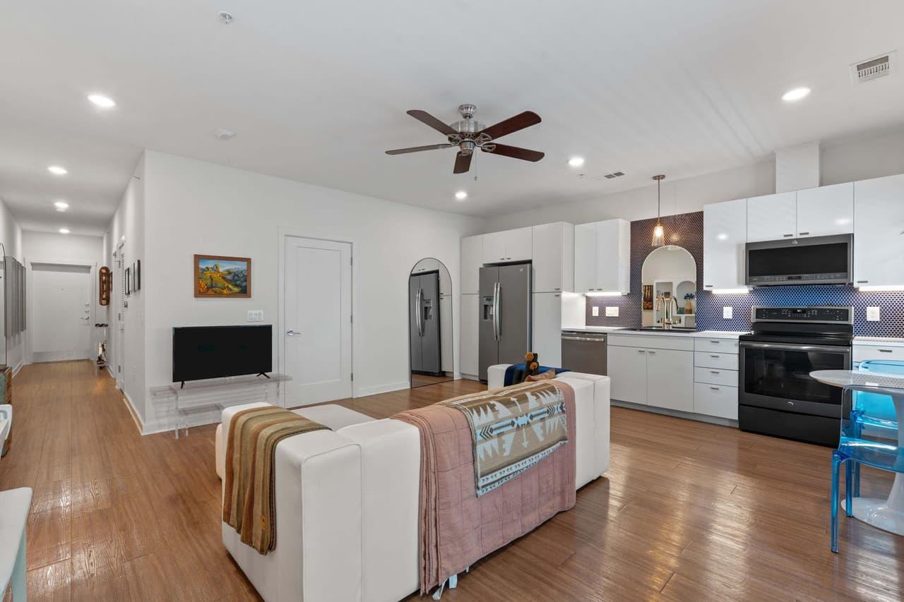 4361 S Congress Ave  #322