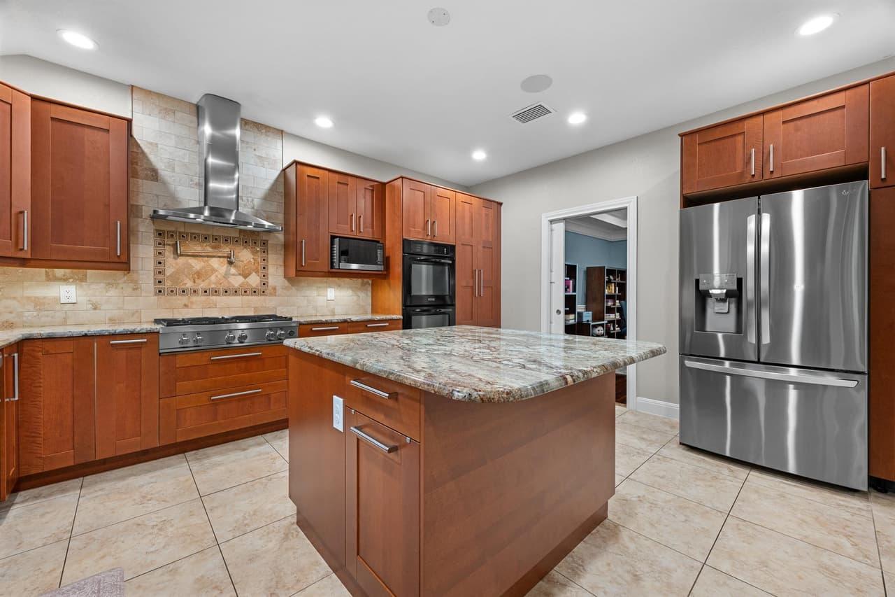 10405  Lockerbie Dr photo 4