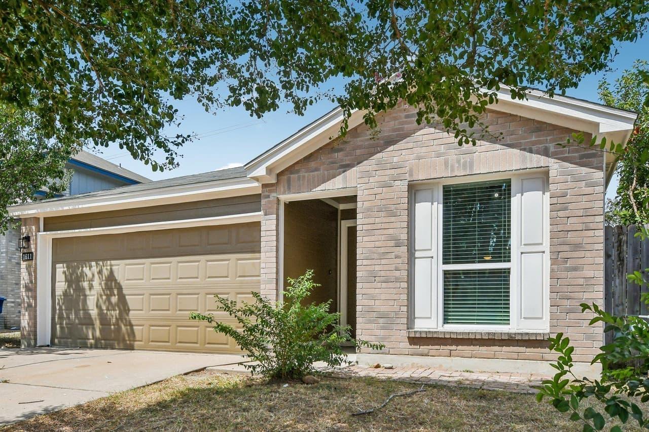 1611  Lantern Light Dr photo 4