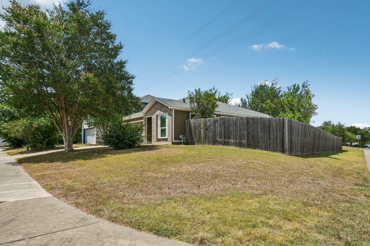 1611  Lantern Light Dr photo 6