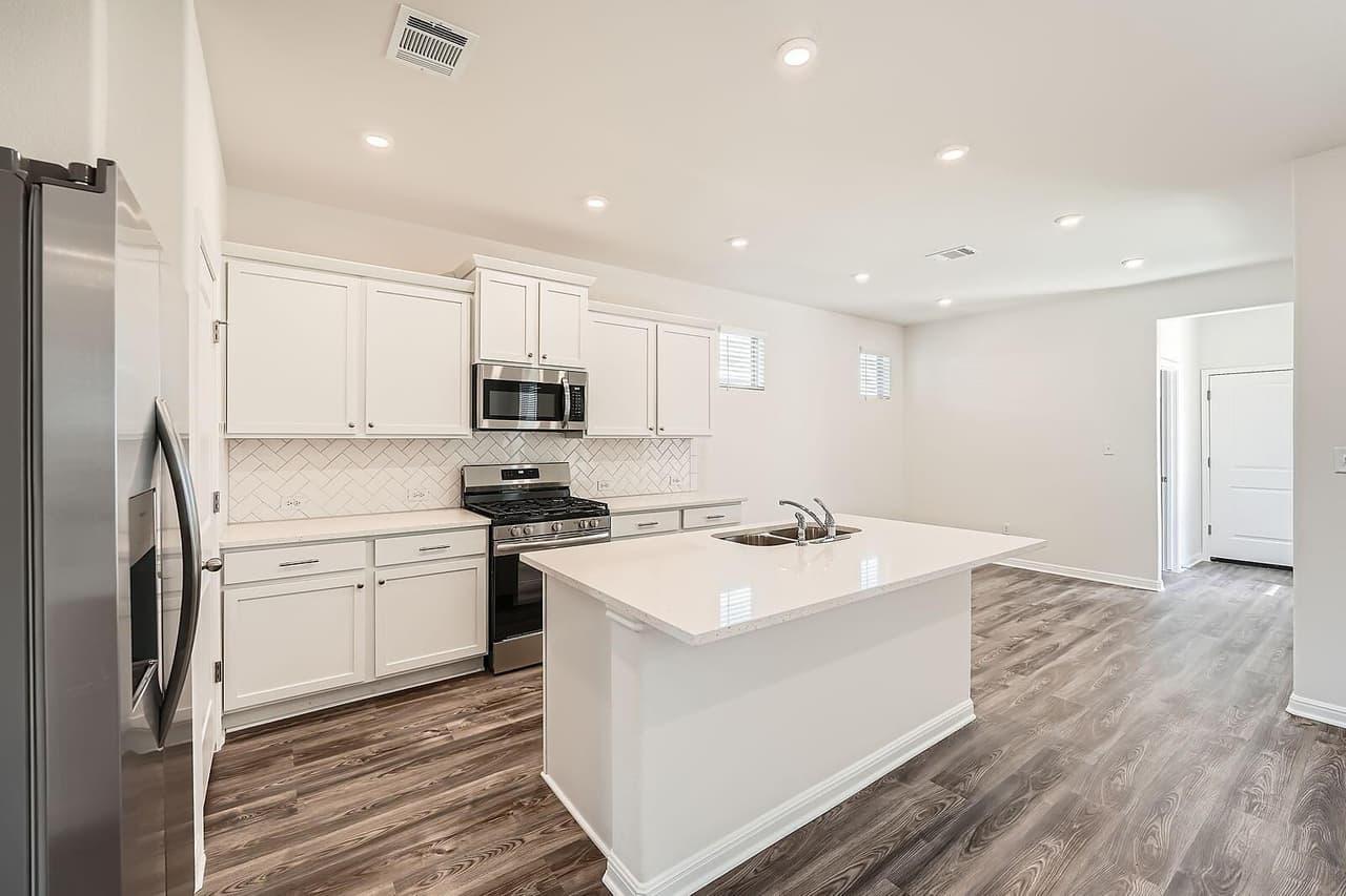 200  Weaver Ln photo 3