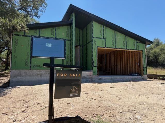 2807  American Dr