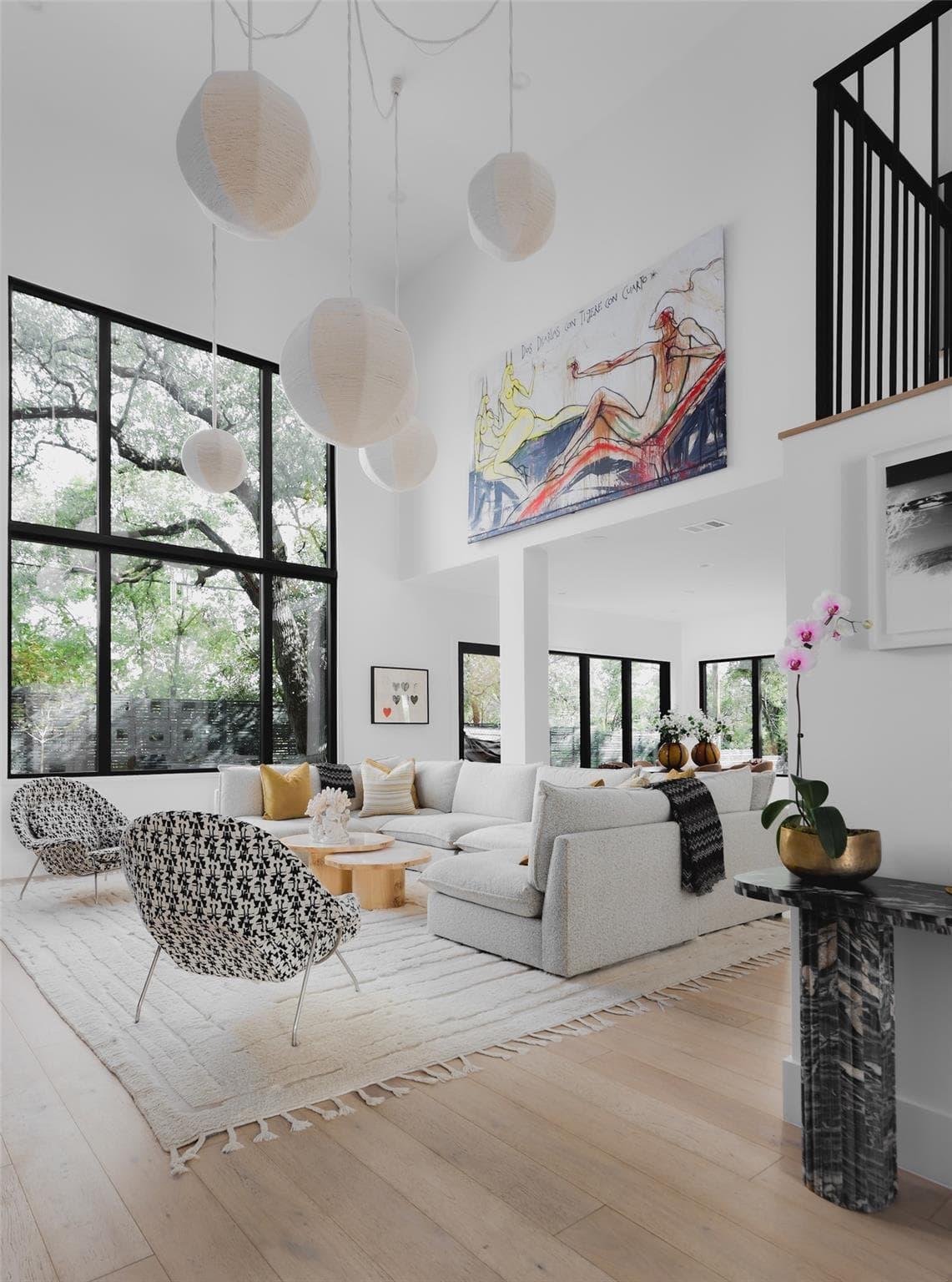 3501  Balcones Dr