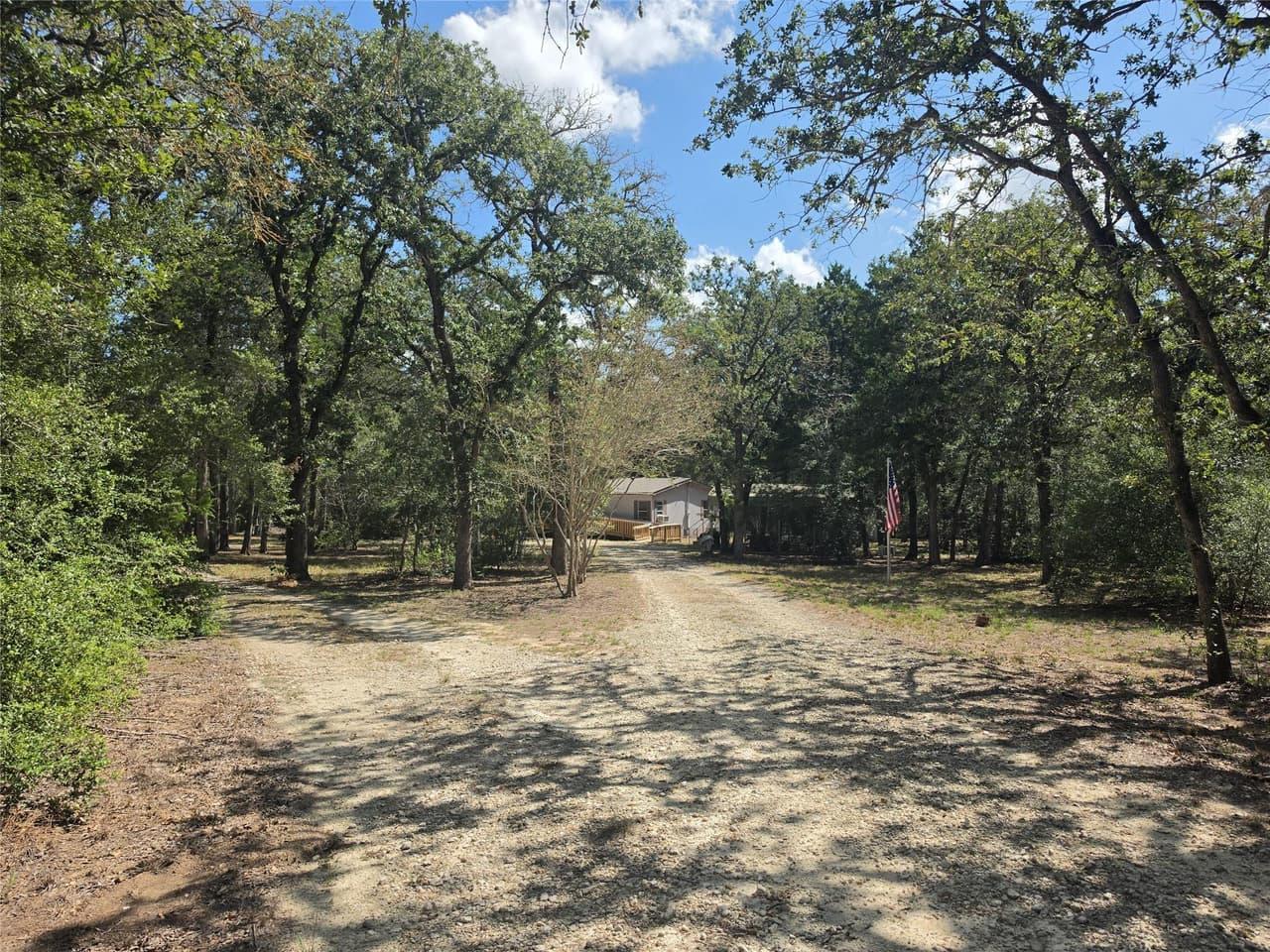 319  Green Oaks Dr