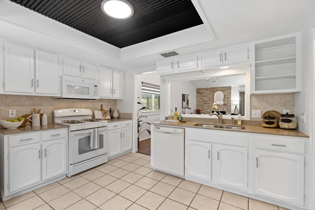 9419  Singing Quail Dr photo 4