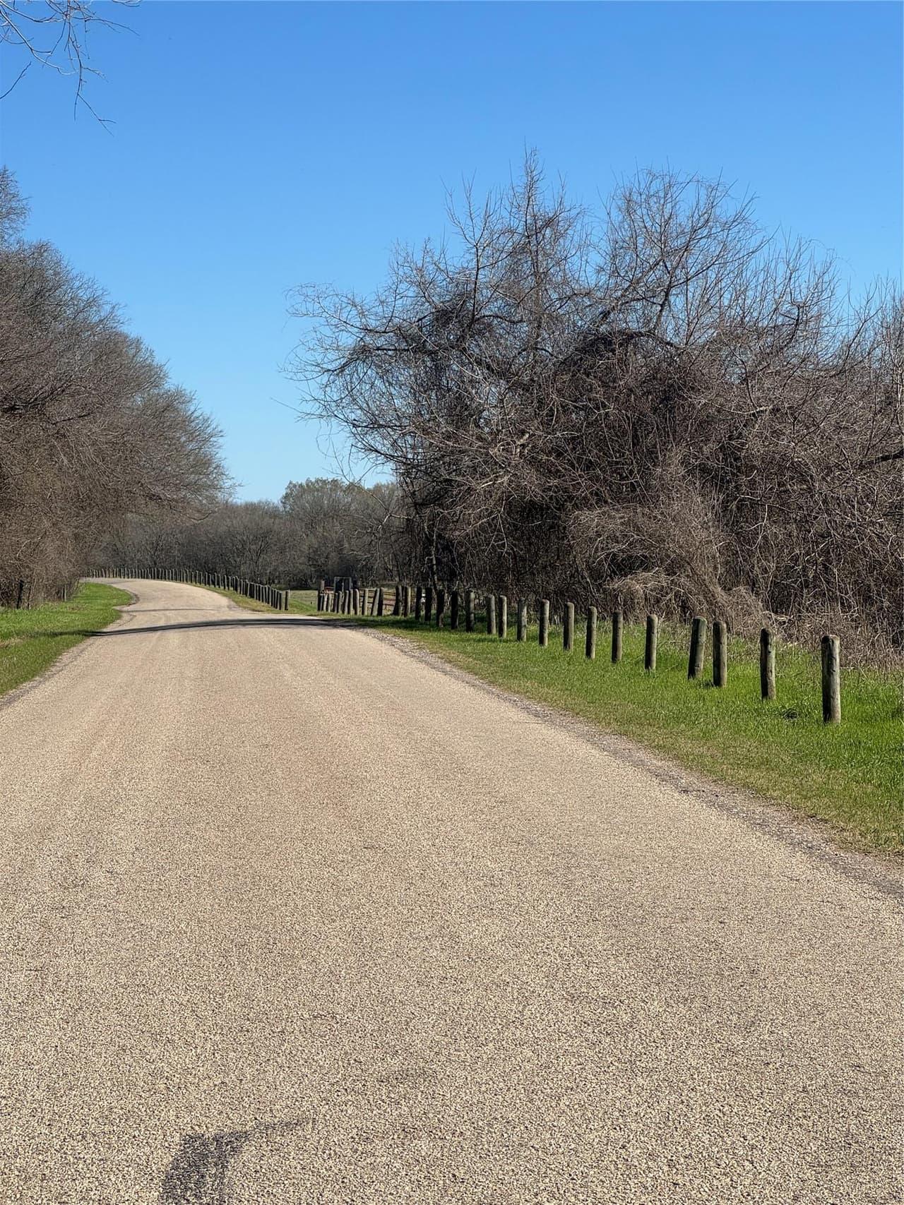 Lot 961  Riverside Dr photo 2