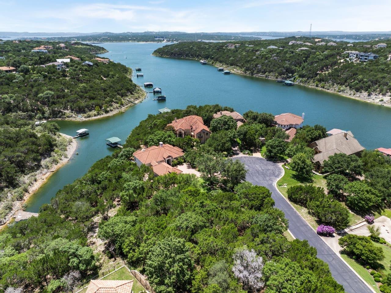 18505  Monet Pointe Dr photo 5