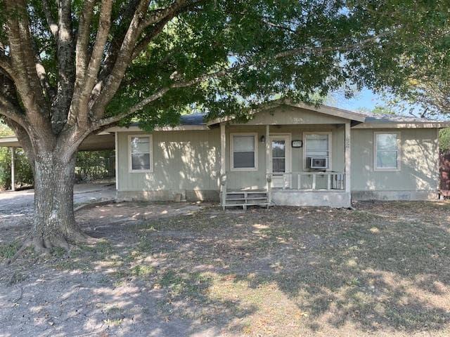 5296  Dacy Ln photo 2