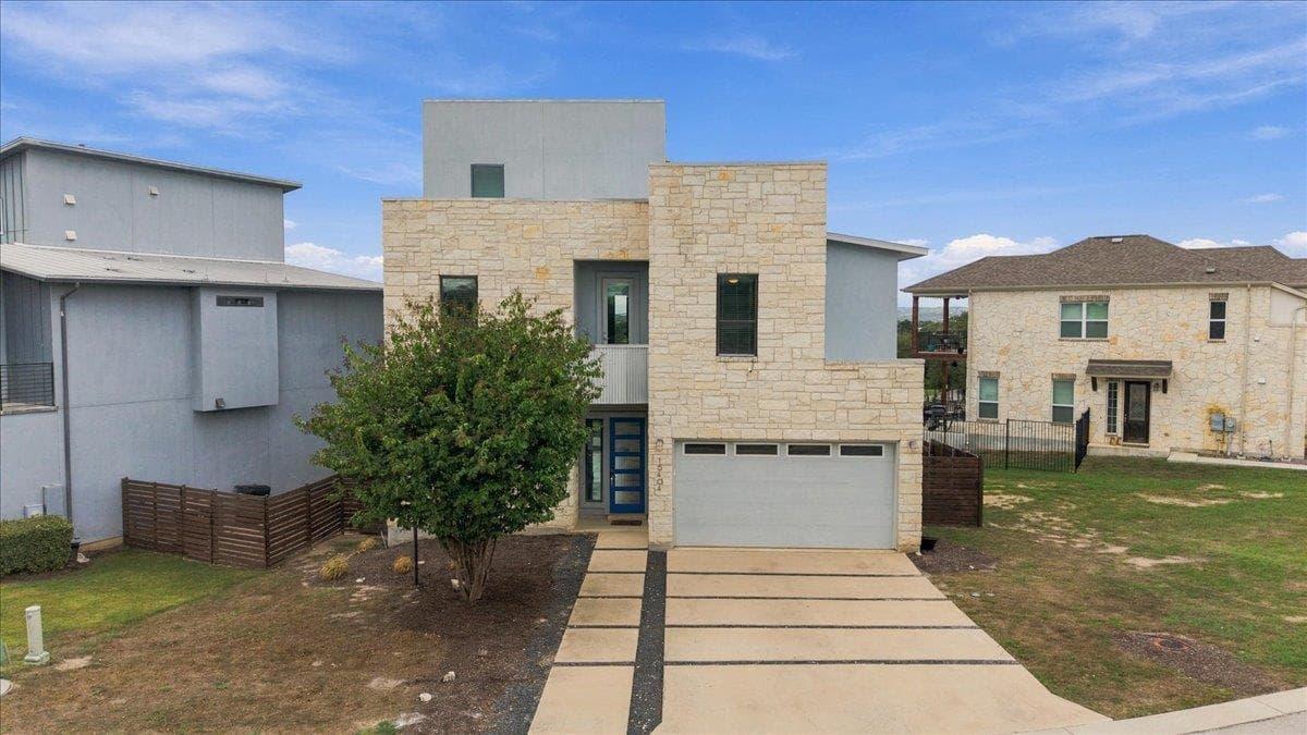 16404  Sydney Carol Ln