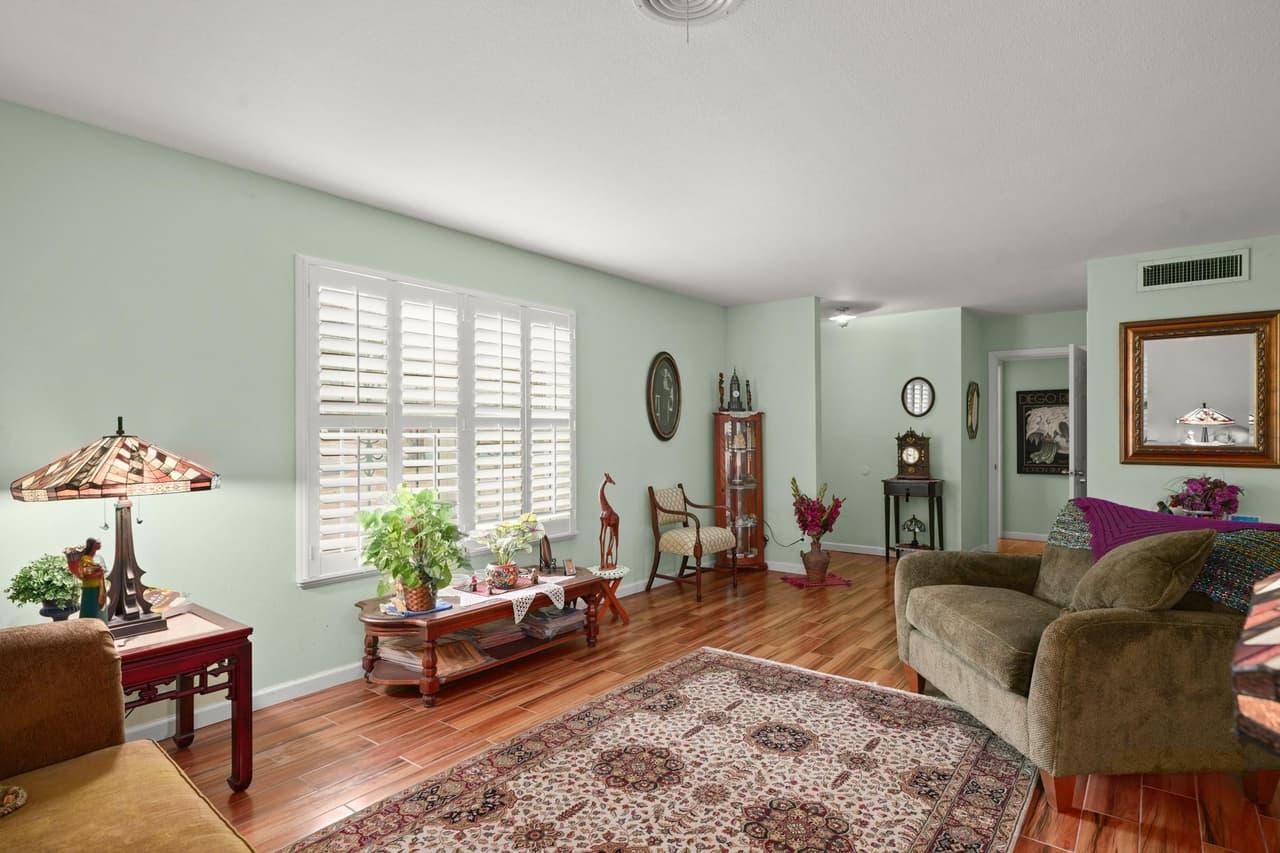 11908  North Oaks Dr photo 4