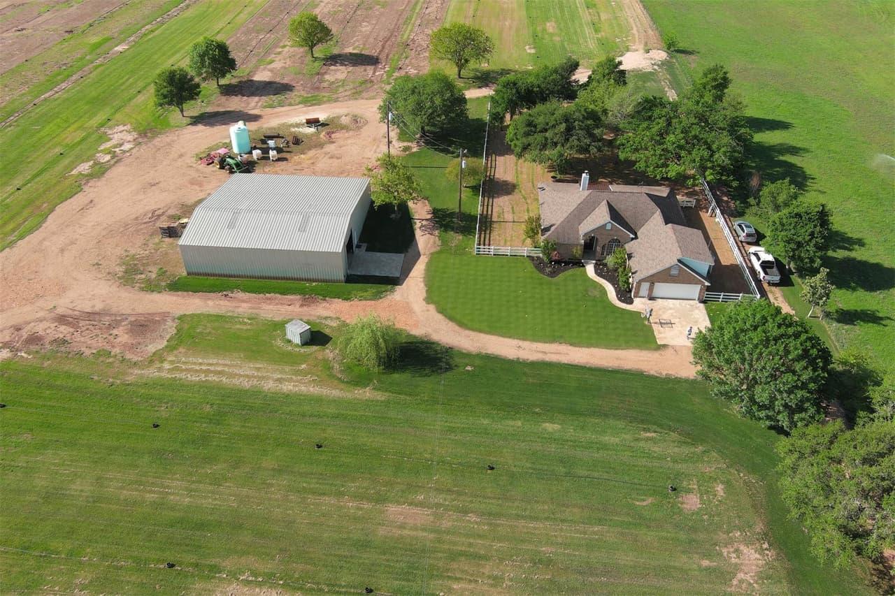 678  Ponderosa Rd photo 2