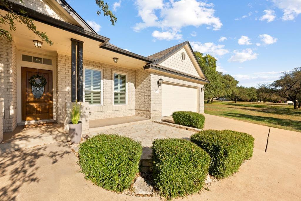 409  Shadywood Ln photo 2