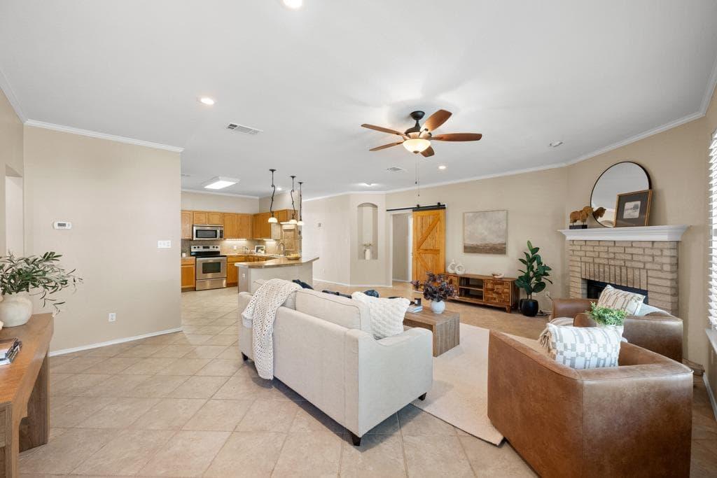 409  Shadywood Ln photo 5