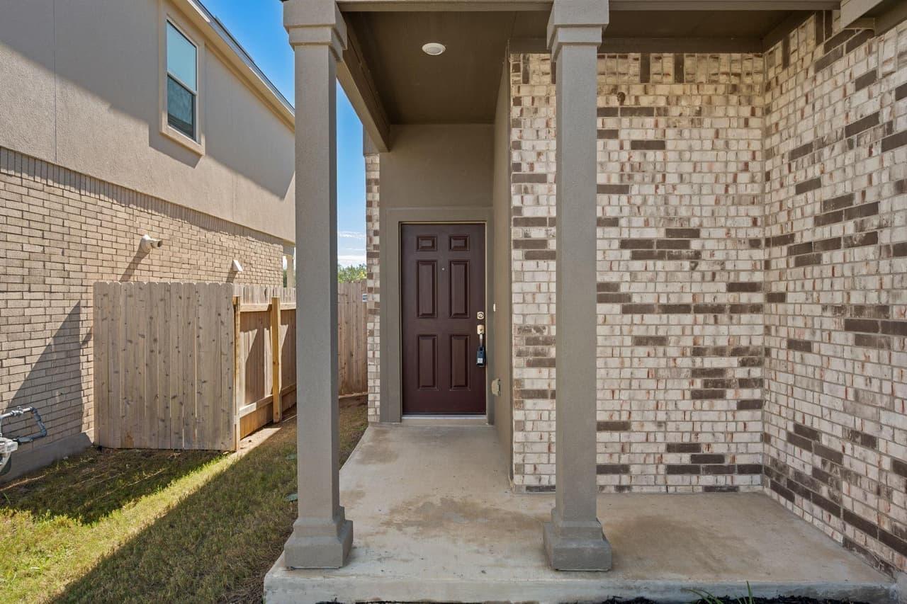 104  Vista Park Ln photo 2