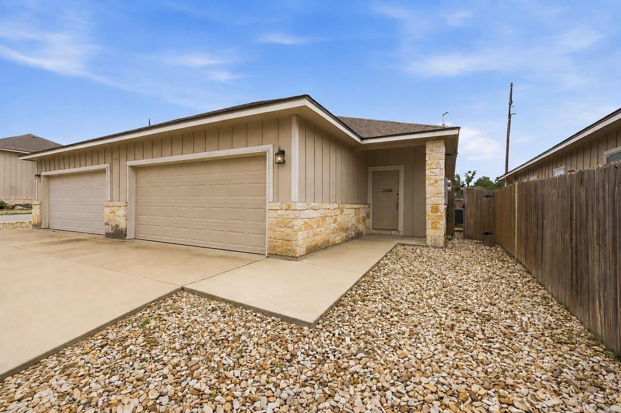 404  Carl Shipp Dr