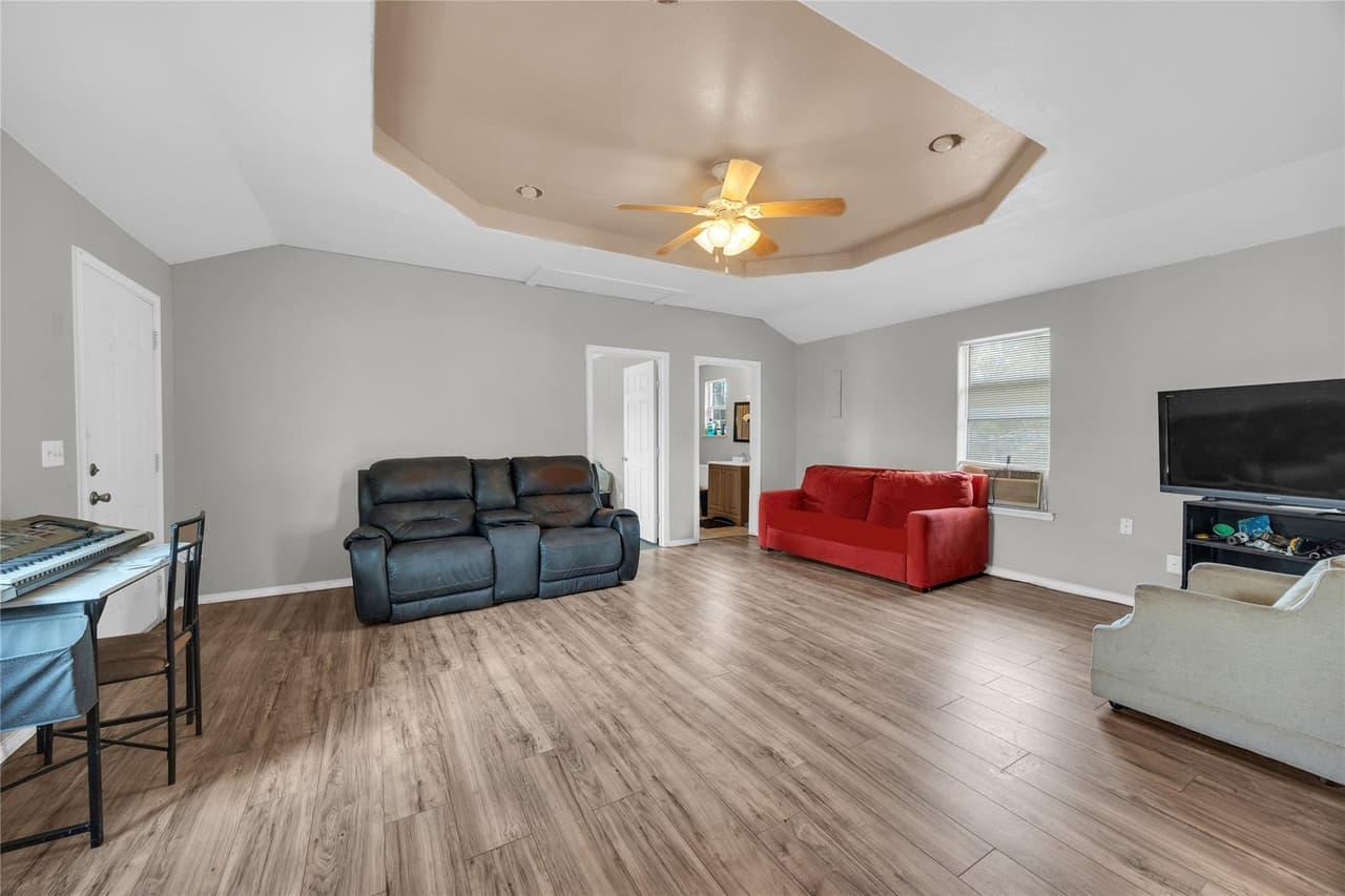 759  Green Valley Dr photo 5