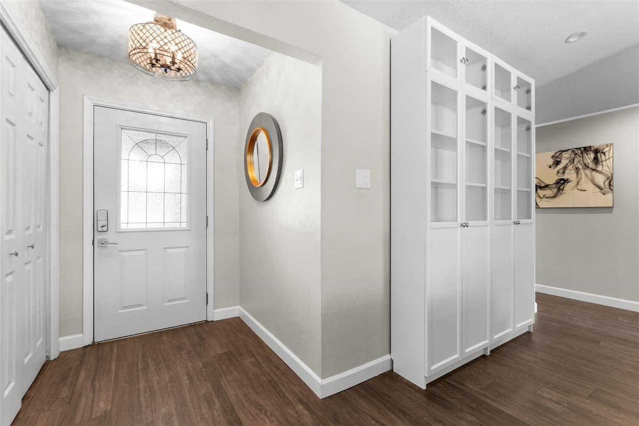 11210  Henge Dr photo 5