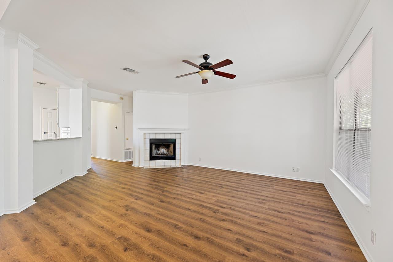 1605  Azalea Dr photo 4