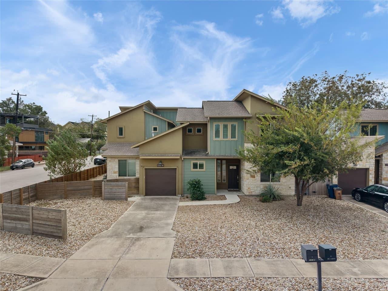 1301  Casey St  #A photo 2