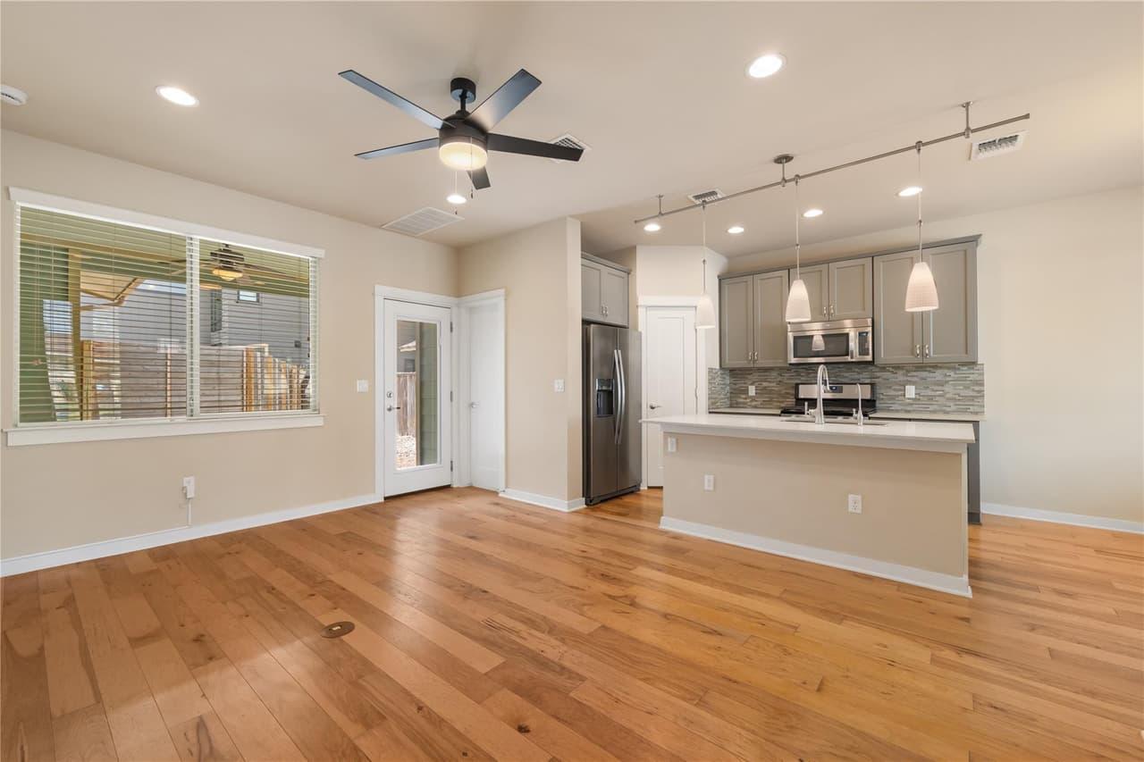 1301  Casey St  #A photo 5