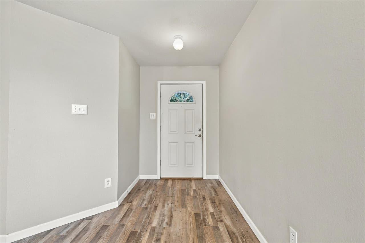 1804  Candlelight Dr photo 6