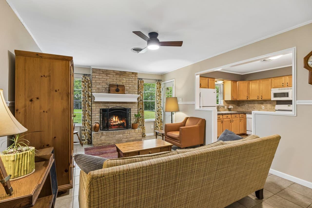 6902  Notre Dame Dr photo 3