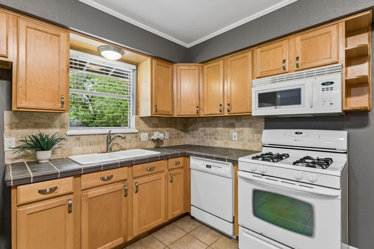 6902  Notre Dame Dr photo 4