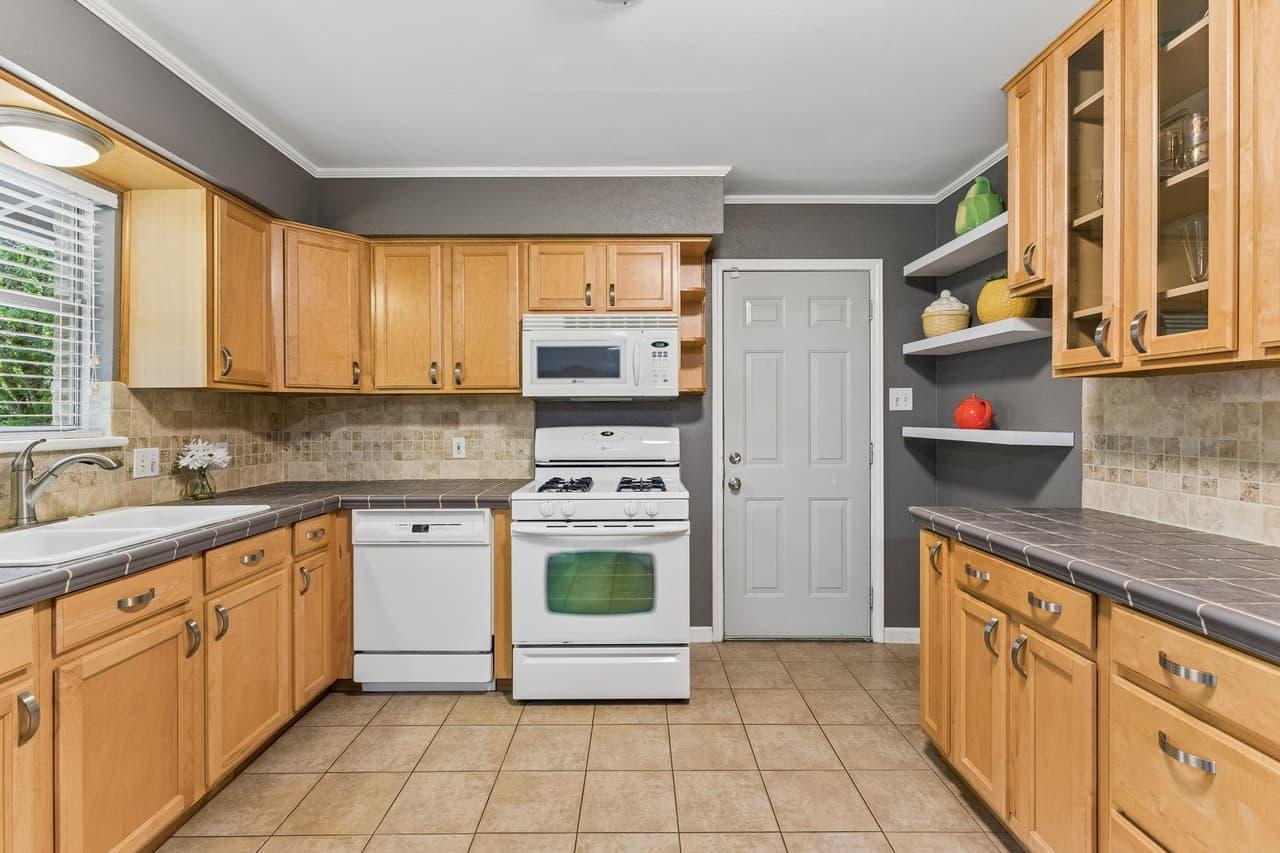 6902  Notre Dame Dr photo 5
