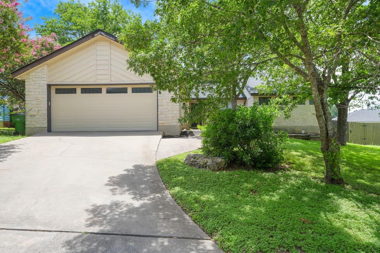 1703  Brokenshoe Dr photo 6