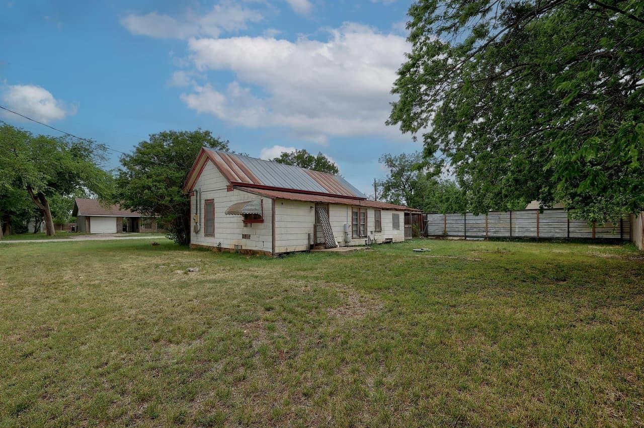 205  Fallwell St photo 4