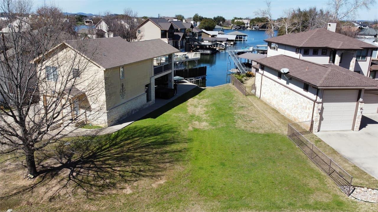 410  Pecan Creek Dr photo 2
