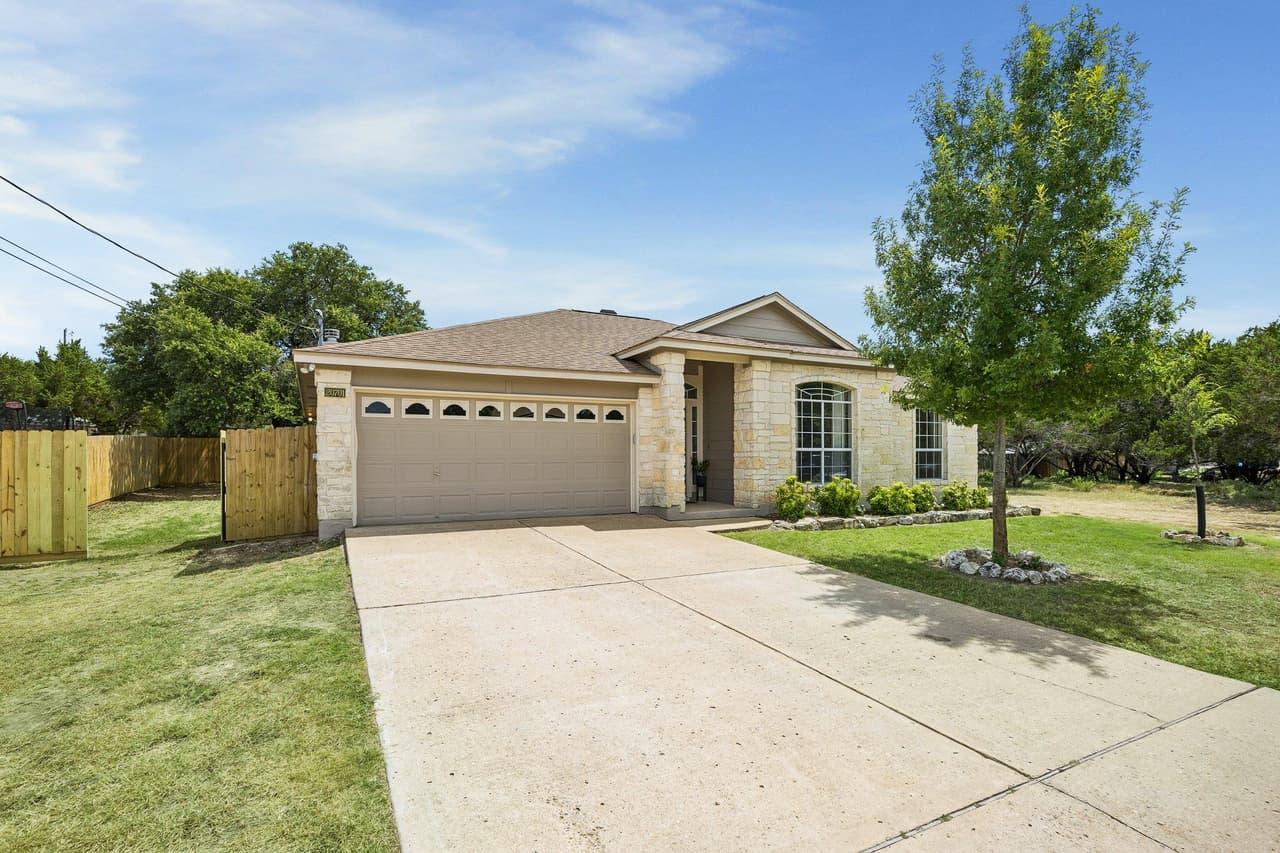 20701  Camel Back St photo 2