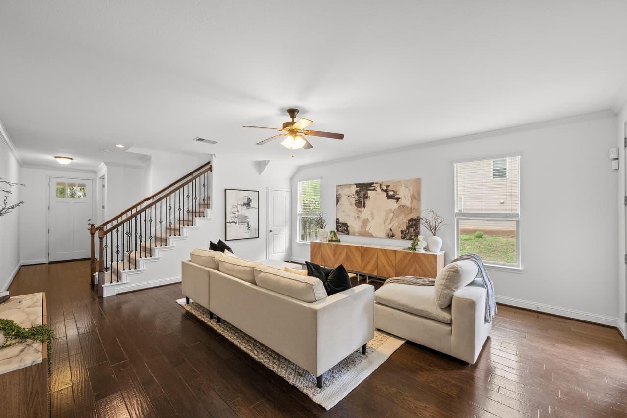 2501  Amur Dr photo 5