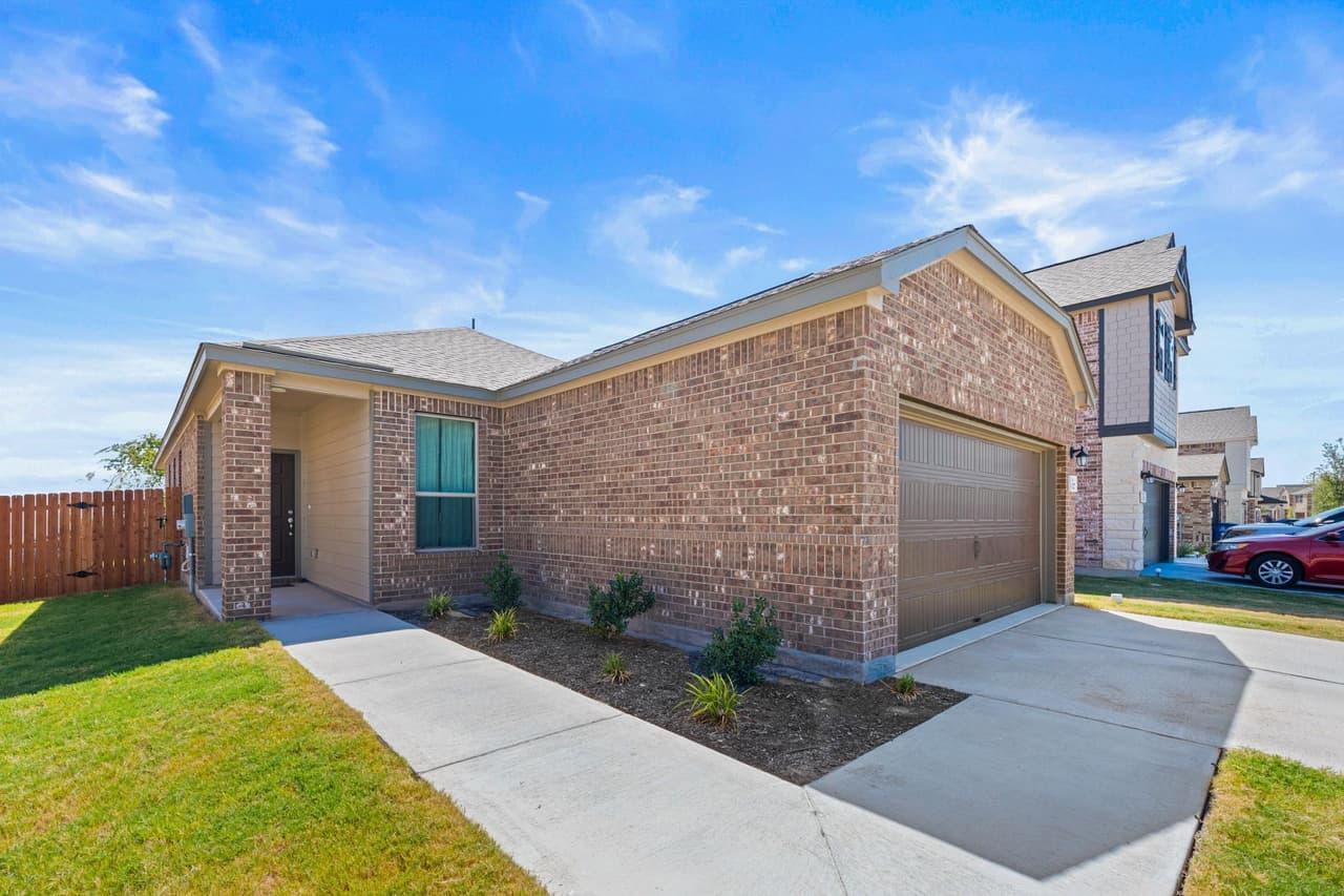 4027  Pinto Ln