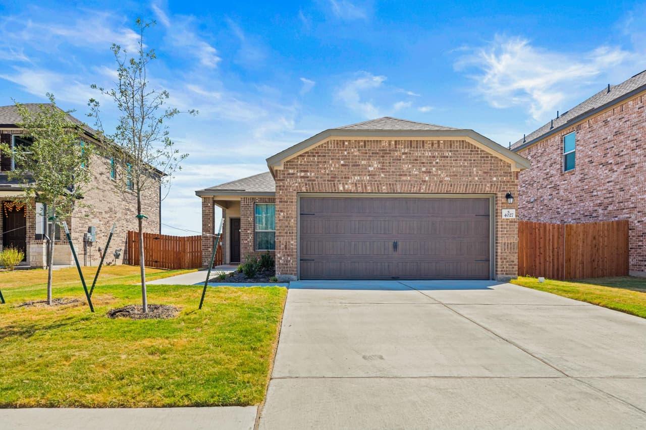 4027  Pinto Ln photo 2