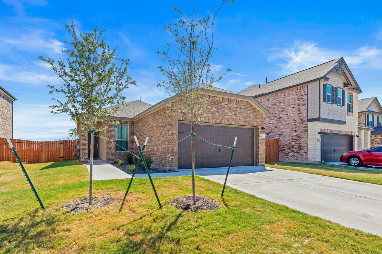 4027  Pinto Ln photo 3