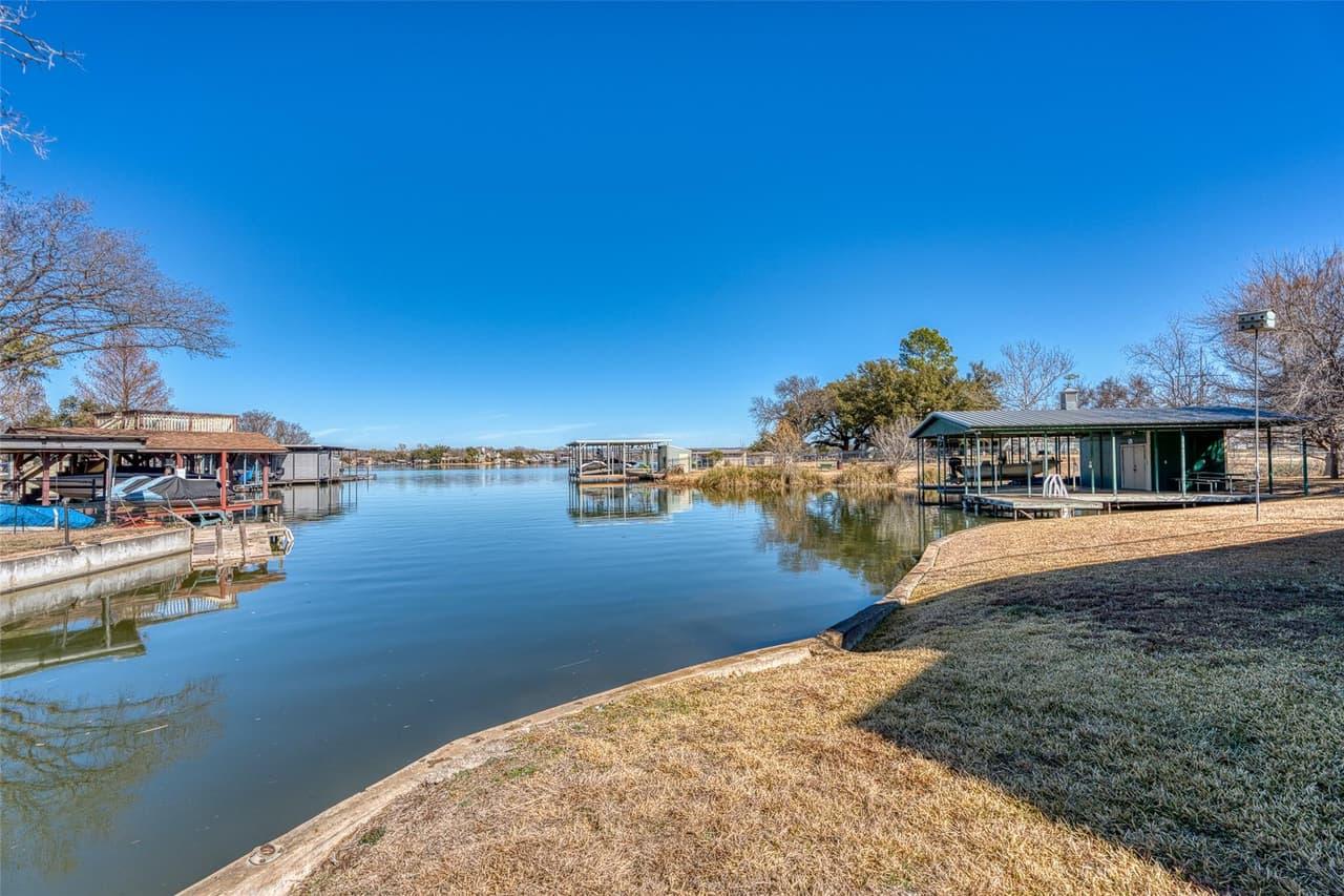 305 W Briar Dr photo 5