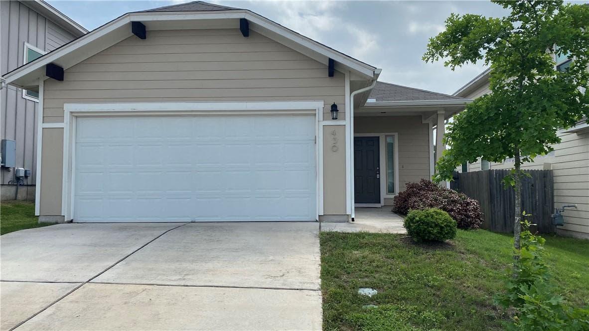 430  Twisted Oaks Ln