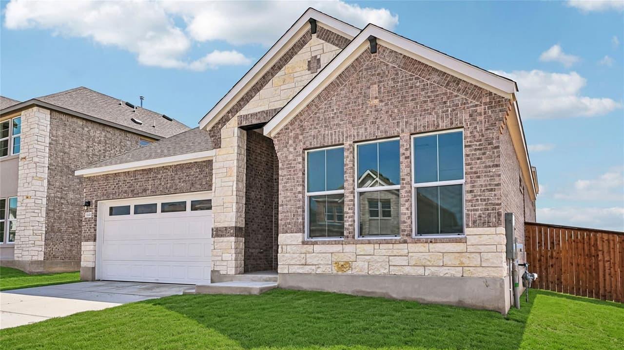 2452  Tumbleweed Bnd photo 3