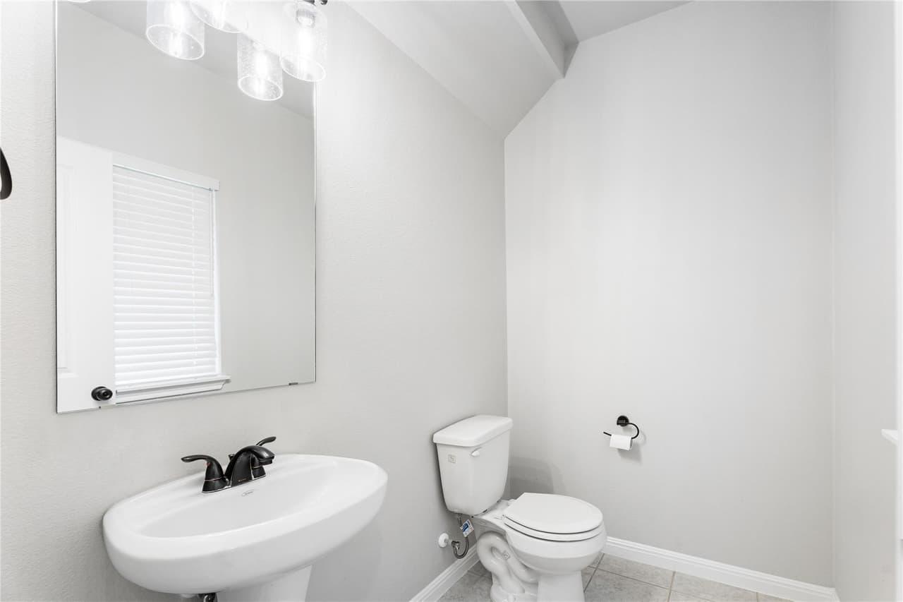 237  Driftwood Ln photo 6